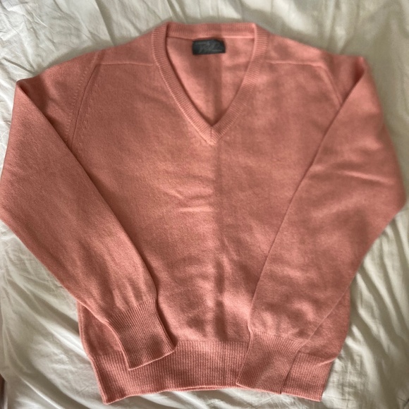Lord & Taylor Sweaters - Soft powder pink cashmere sweater Lord & Taylor 2-ply Scottish yarn made in USA